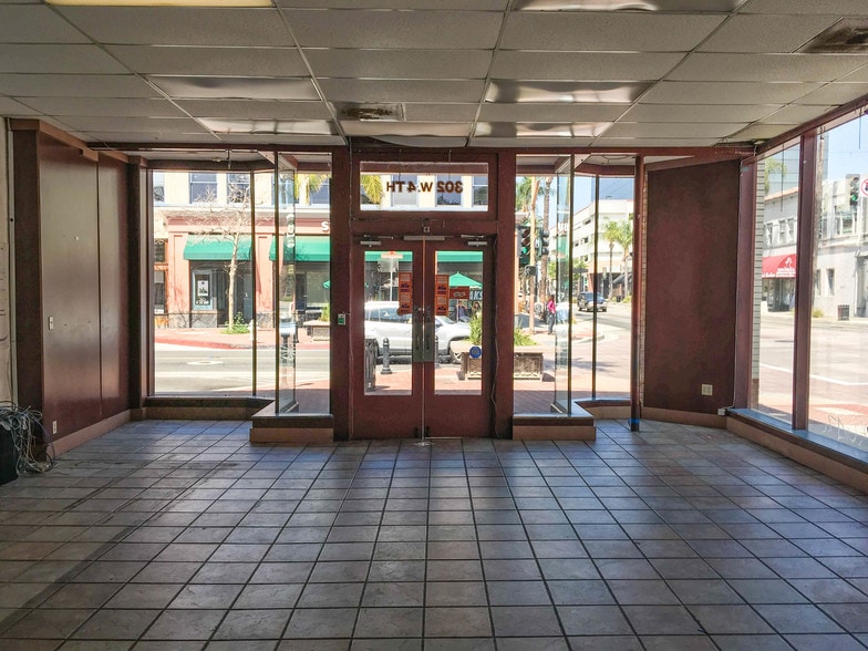 More Photos Of 302 W 4th St, Santa Ana Storefront Retail Office For Sale