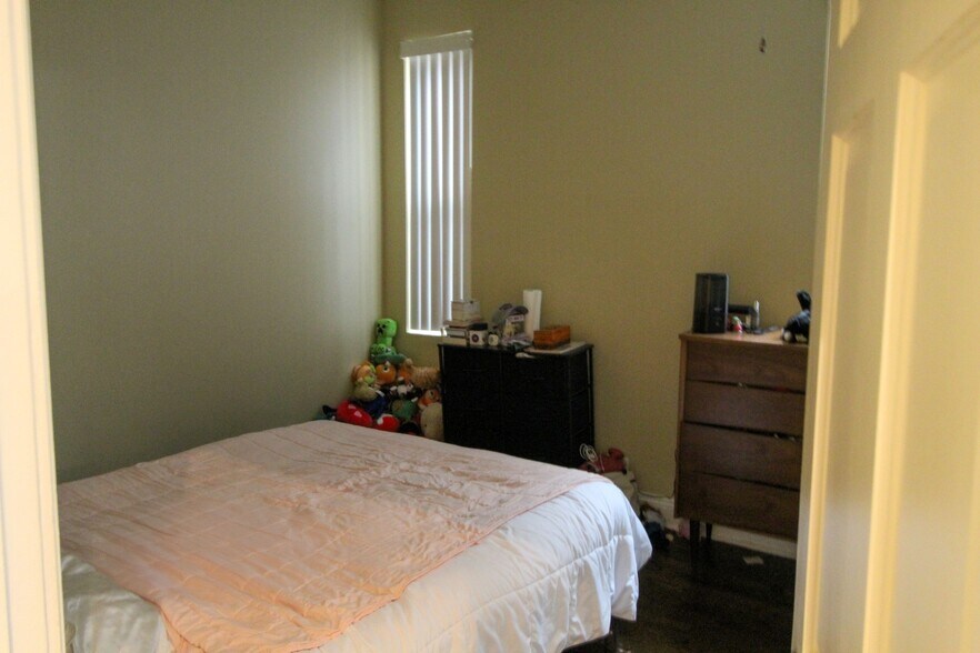 More Photos Of 815 S Bell Ave, Chicago Multifamily For Sale
