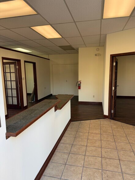 More Photos Of 437 Dunlap St, Delaware Warehouse For Lease