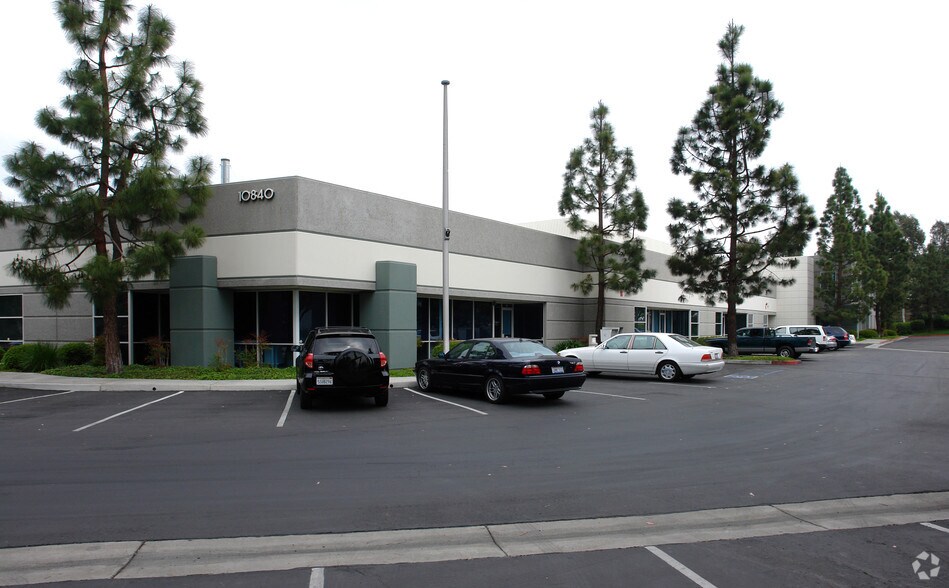 More Photos Of 10840 Thornmint Rd, San Diego Research And Development For Lease