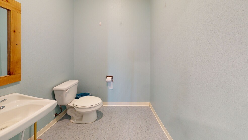 More Photos Of 4150 Highway 36 S, Brenham Shelter For Sale