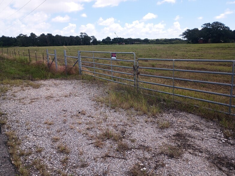 More Photos Of 6111 County Road 203, Liverpool Land For Lease