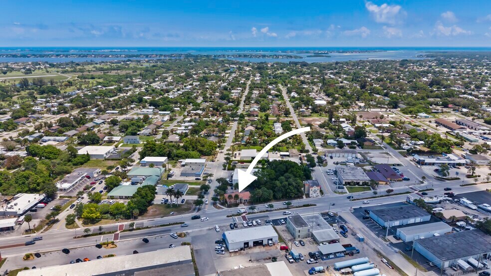 More Photos Of 3193 SE Dixie Hwy, Stuart Office For Sale
