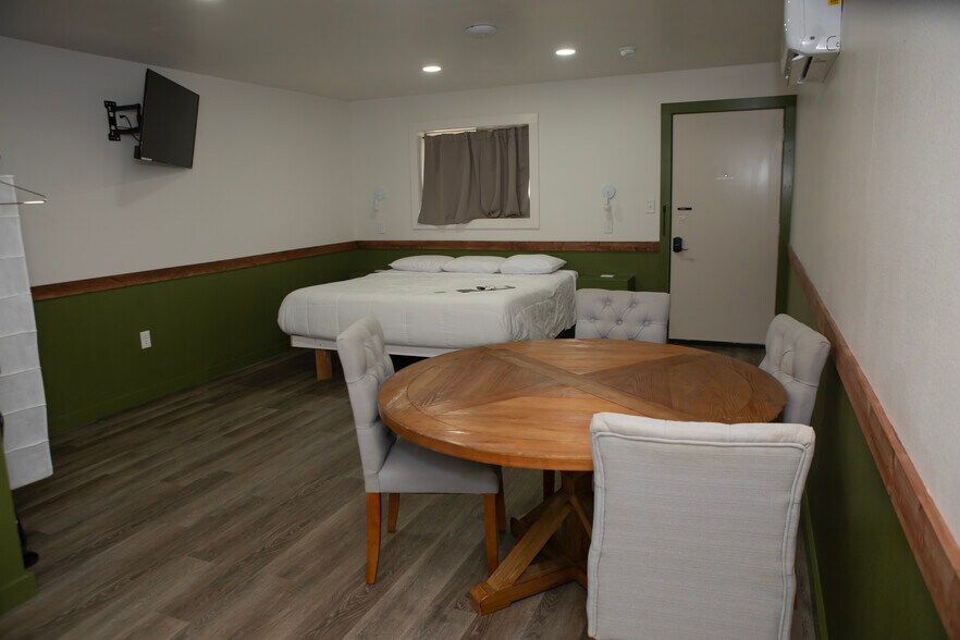 More Photos Of 6199 Highway 165, Columbia Hotel For Sale