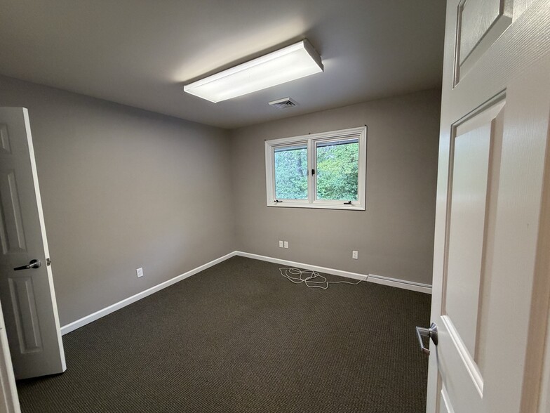 More Photos Of 4211 E Third St, Bloomington Office For Lease