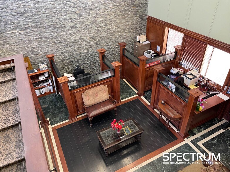 More Photos Of 13808 Ventura Blvd, Sherman Oaks Office For Sale