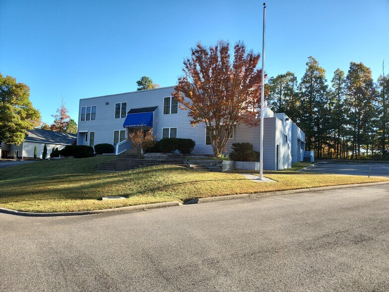 More Photos Of 3121 E Boundary Ct, Midlothian Office For Sale