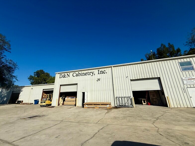 More Photos Of 2914 Kenilworth Blvd, Sebring Industrial For Sale