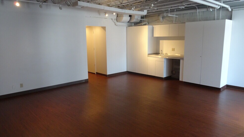 More Photos Of 5017-5021 Leavenworth St, Omaha Loft Creative Space For Lease