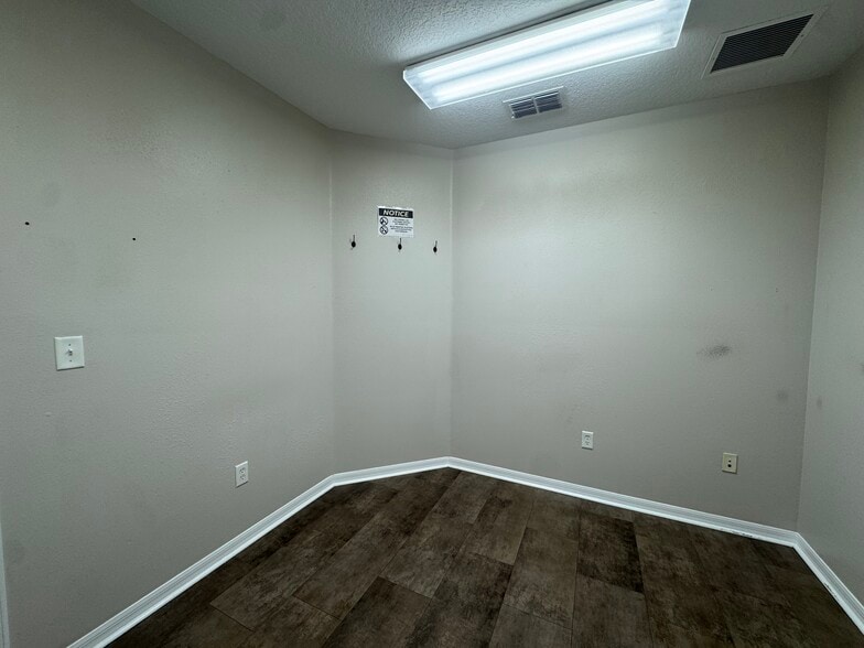 More Photos Of 3212-3214 Hillsdale Ln, Kissimmee Medical For Lease