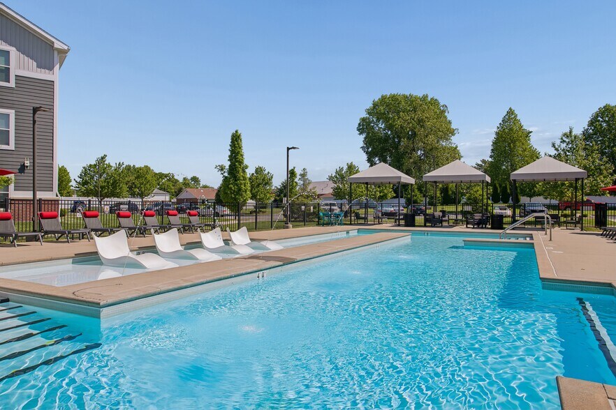 More Photos Of 1 Campus Edge Dr, Edwardsville Apartments For Sale
