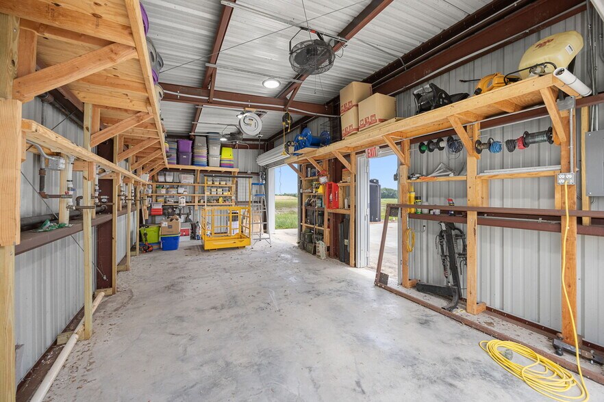 More Photos Of 15002 Bj Dusek Rd, Wallis Flex For Sale