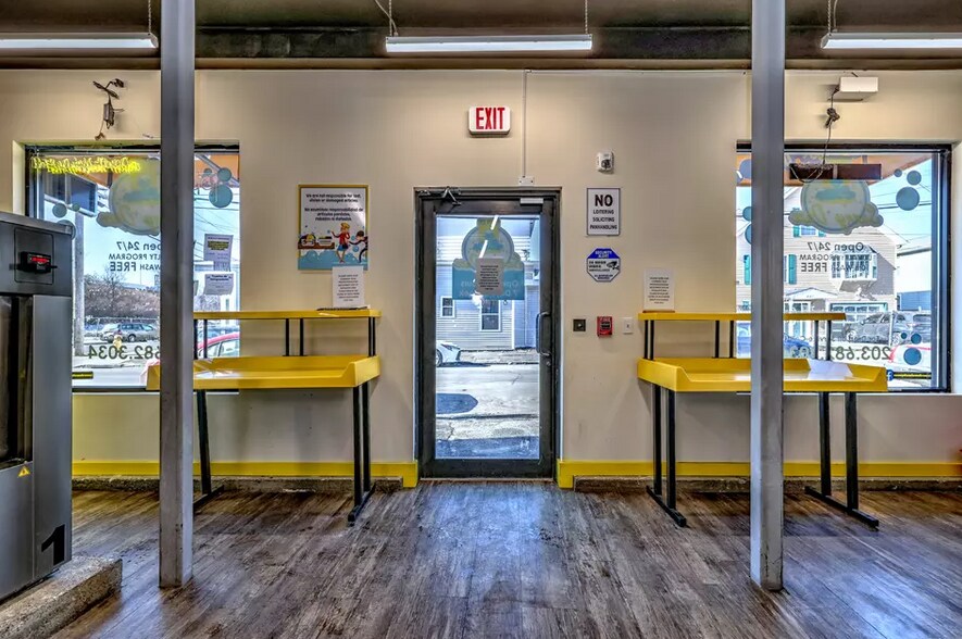 More Photos Of 420-428 Pembroke St, Bridgeport General Retail For Sale