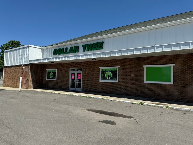 More Photos Of 408 W Maumee St, Adrian Convenience Store For Lease