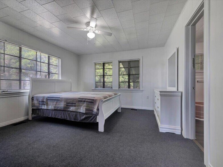 More Photos Of 8166 S US Highway 59, Diboll Religious Facility For Sale