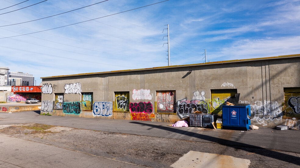 More Photos Of 523 Joseph E Boone Blvd, Atlanta Warehouse For Sale