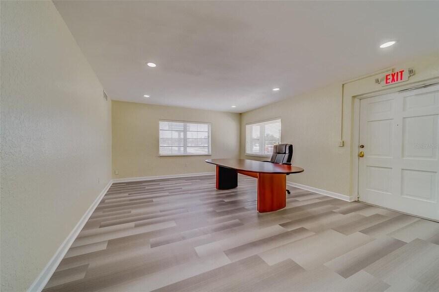 More Photos Of 1275 Cleveland St, Clearwater Medical For Lease