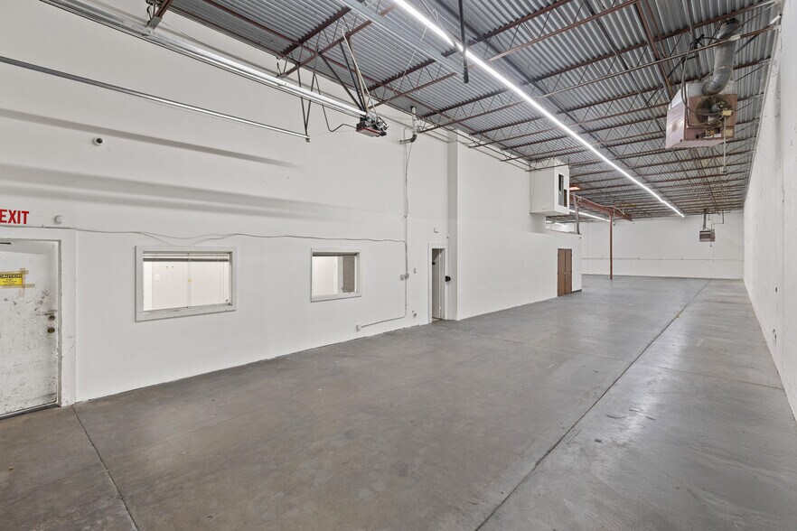 More Photos Of 3109 Garden Brook Dr, Farmers Branch Warehouse For Sale