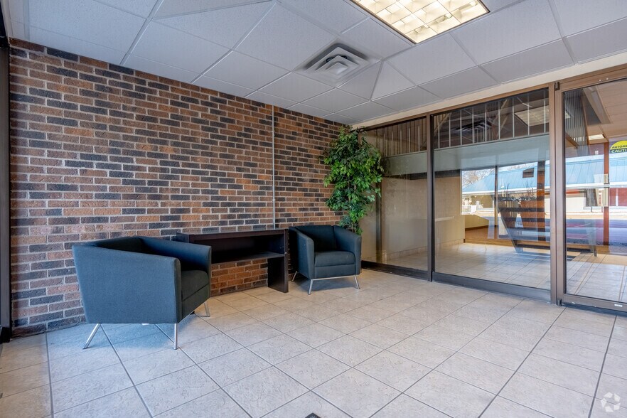 More Photos Of 12940 Harriet Ave S, Burnsville Medical For Lease