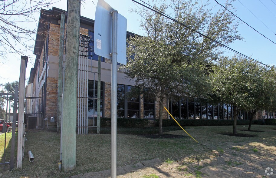 More Photos Of 5325 Katy Fwy, Houston Office For Sale