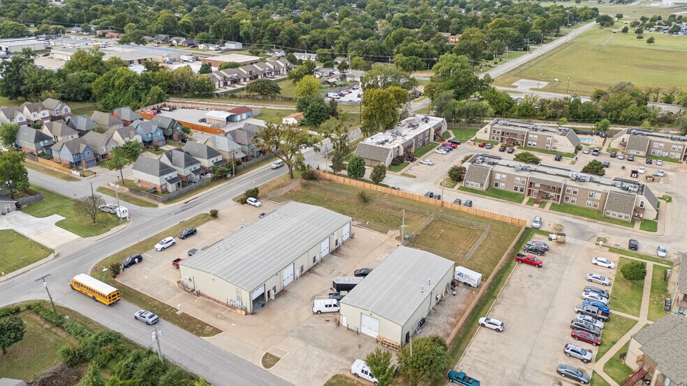 More Photos Of 395 W K Pl, Jenks Service For Sale