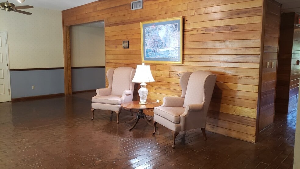 More Photos Of 3370 NE Capital Cir, Tallahassee Office For Lease