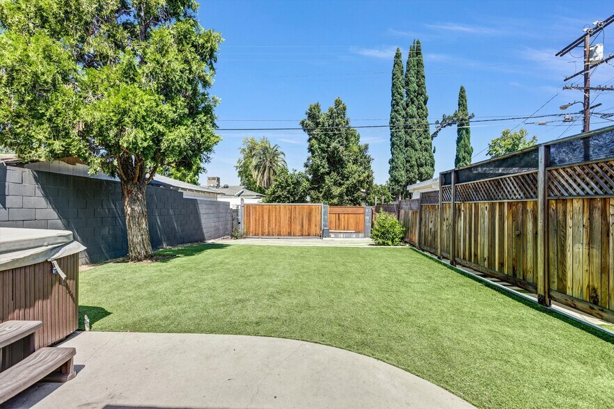 More Photos Of 6512 Coldwater Canyon Ave, Valley Glen Apartments For Sale