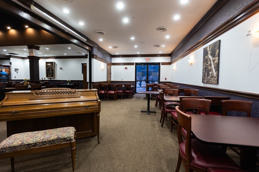 More Photos Of 6263 State Highway 66, Tulsa Restaurant For Sale