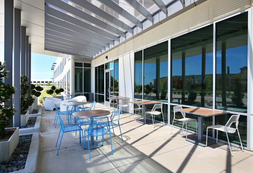 More Photos Of 8560 Belleview Dr, Plano Unknown For Lease