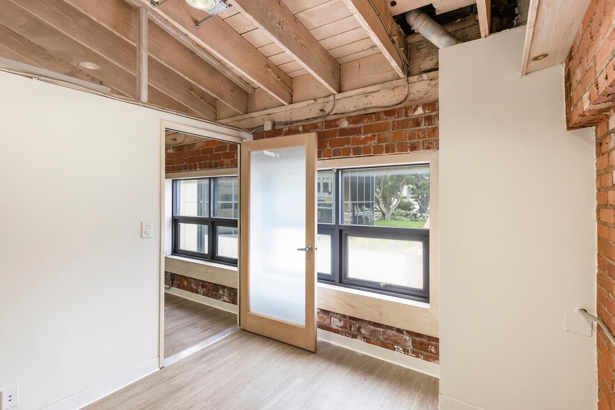 More Photos Of 201 Wilshire Blvd, Santa Monica Loft Creative Space For Lease
