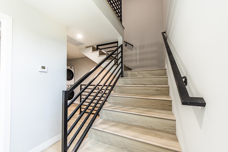 More Photos Of 2223 S Highland Ave, Los Angeles Apartments For Sale