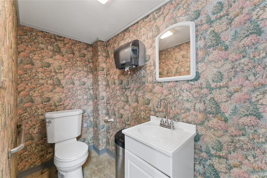 More Photos Of 723 S Main St, Concordia Storefront Retail Office For Sale