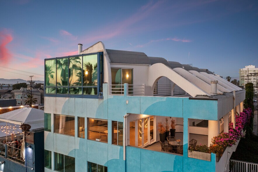 More Photos Of 3111 Ocean Front Walk, Marina Del Rey Apartments For Sale