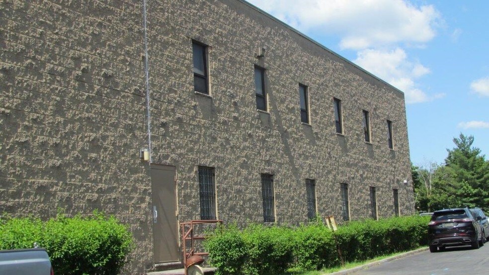 More Photos Of 50 S Center St, Orange Unknown For Lease