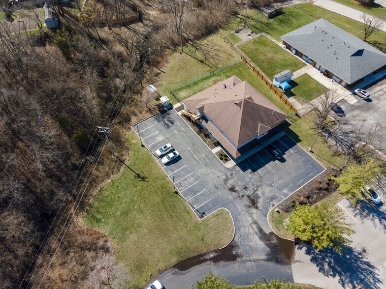 More Photos Of 150 Mensa Dr, Noblesville Office For Sale