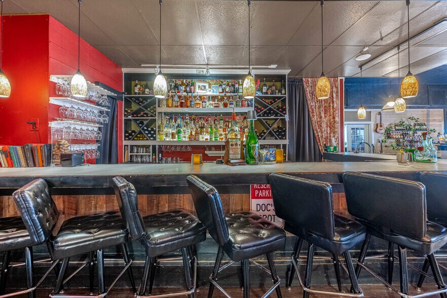 More Photos Of 227 E Cecil St, Springfield Restaurant For Sale