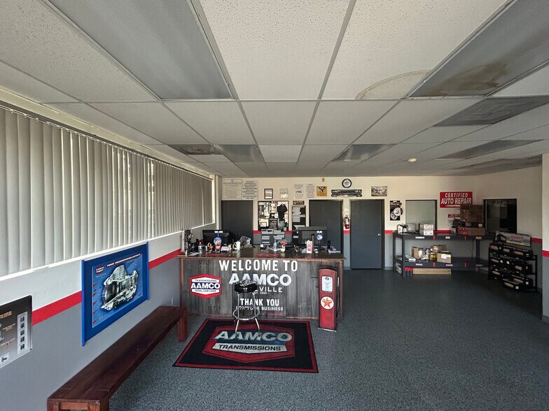 More Photos Of 207 Kenroy Ln, Roseville Warehouse For Sale