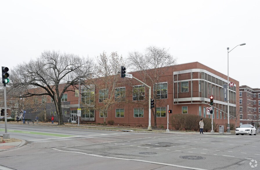 Primary Photo Of 1-3 E Armour Blvd, Kansas City Office For Lease