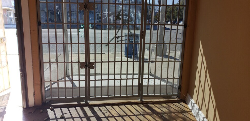 More Photos Of 5275-5287 W Pico Blvd, Los Angeles General Retail For Sale