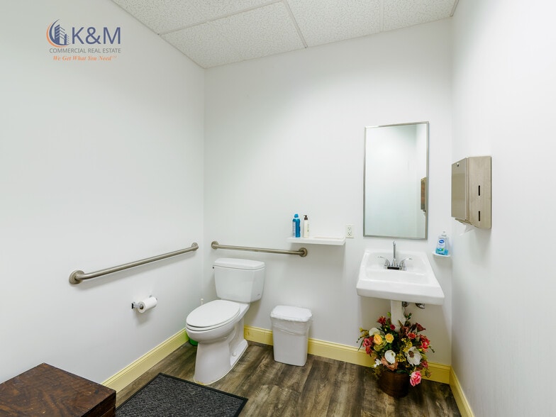 More Photos Of 459 Herndon Pky, Herndon Medical For Sale