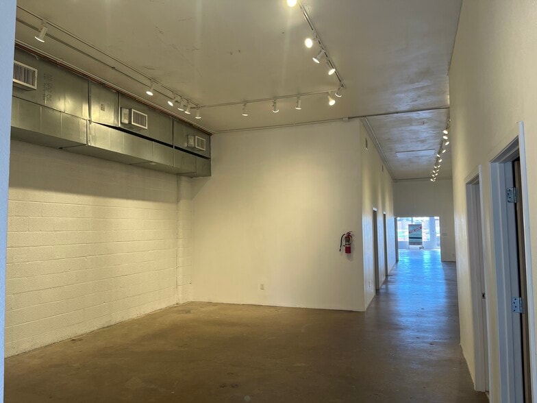 More Photos Of 2032-2040 W Cuthbert Ave, Midland Storefront For Lease