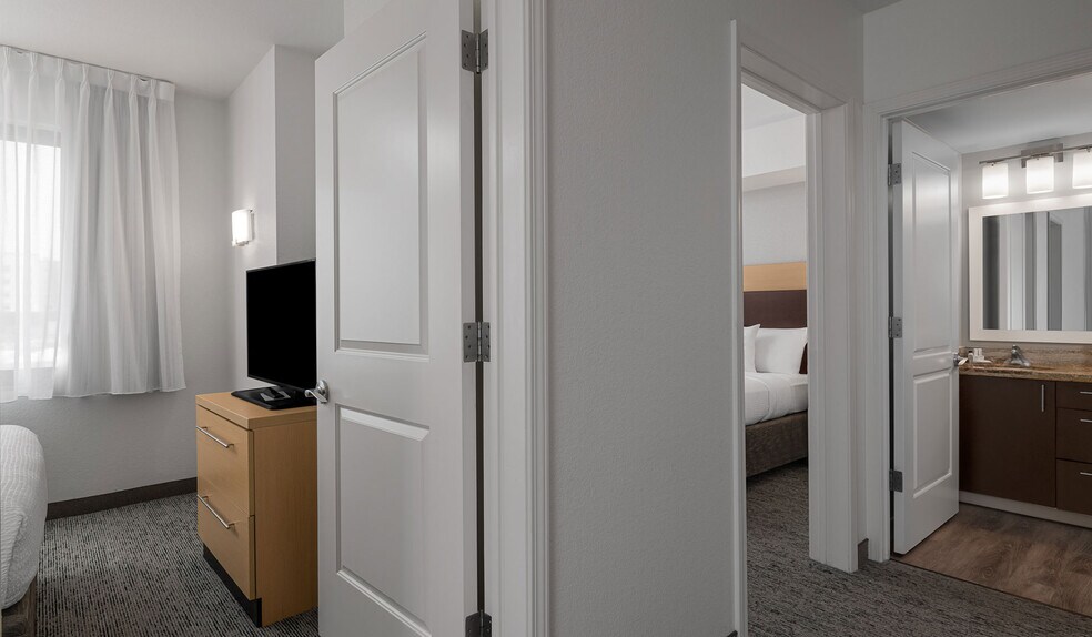 More Photos Of 4100 N Kittredge St, Denver Hotel For Sale