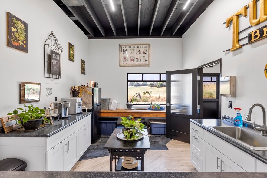 More Photos Of 48771 W Valley Blvd, Tehachapi Schools For Sale