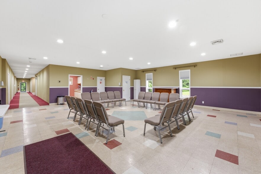 More Photos Of 331 Silver St, Greenfield Religious Facility For Sale