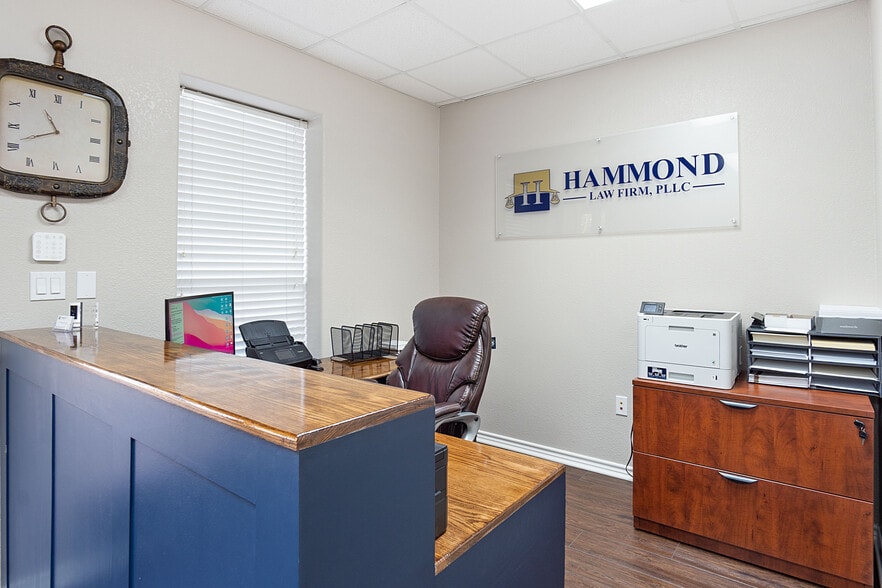 More Photos Of 6724 Paluxy Dr, Tyler Office For Lease