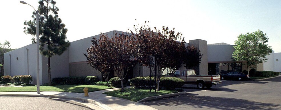 More Photos Of 1980 E Petra Ln, Placentia Warehouse For Lease