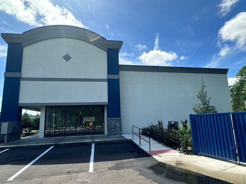 More Photos Of 14990 State Road 535, Bay Lake Restaurant For Lease