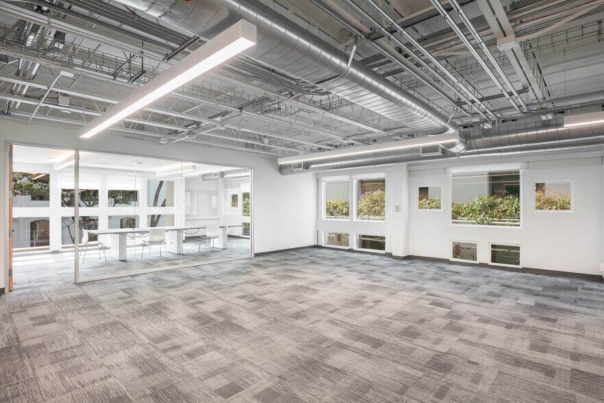 More Photos Of 555 Hamilton Ave, Palo Alto Office For Sale