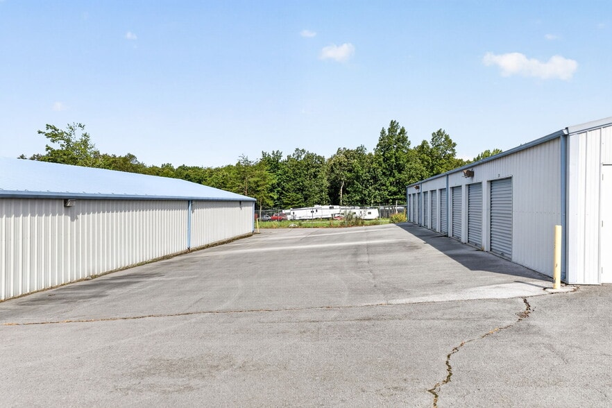 More Photos Of 110 Woodlands Cir, Crossville Self Storage For Sale