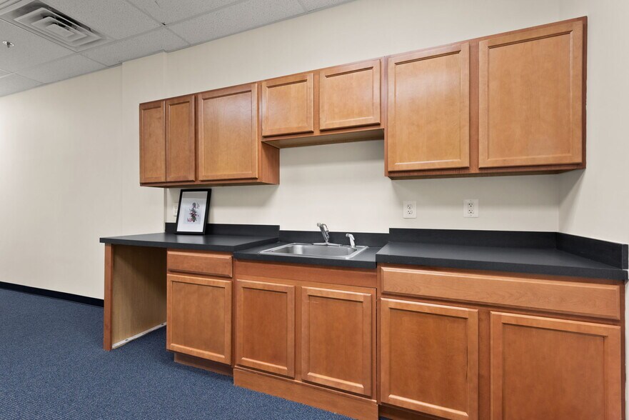 More Photos Of 3619 Richmond Hwy, Stafford Light Distribution For Lease